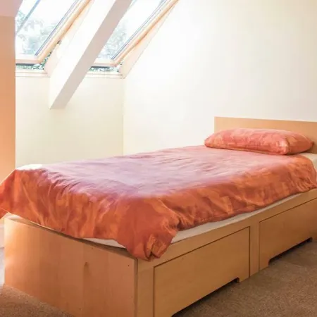 2 Bedroom In Secure With Parking * Dublin